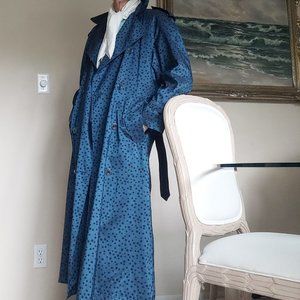 Jones New York Raincoat/Trenchcoat size 6
